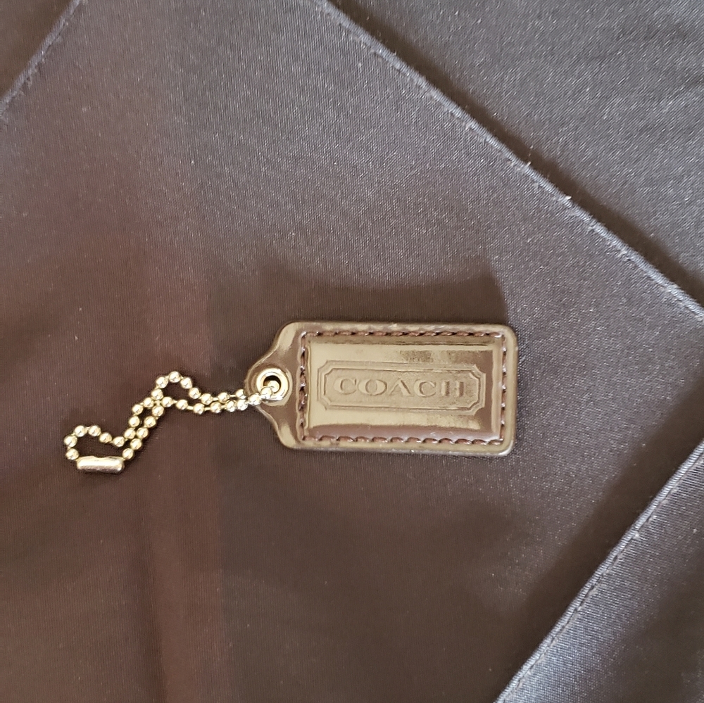 Coach logo tag